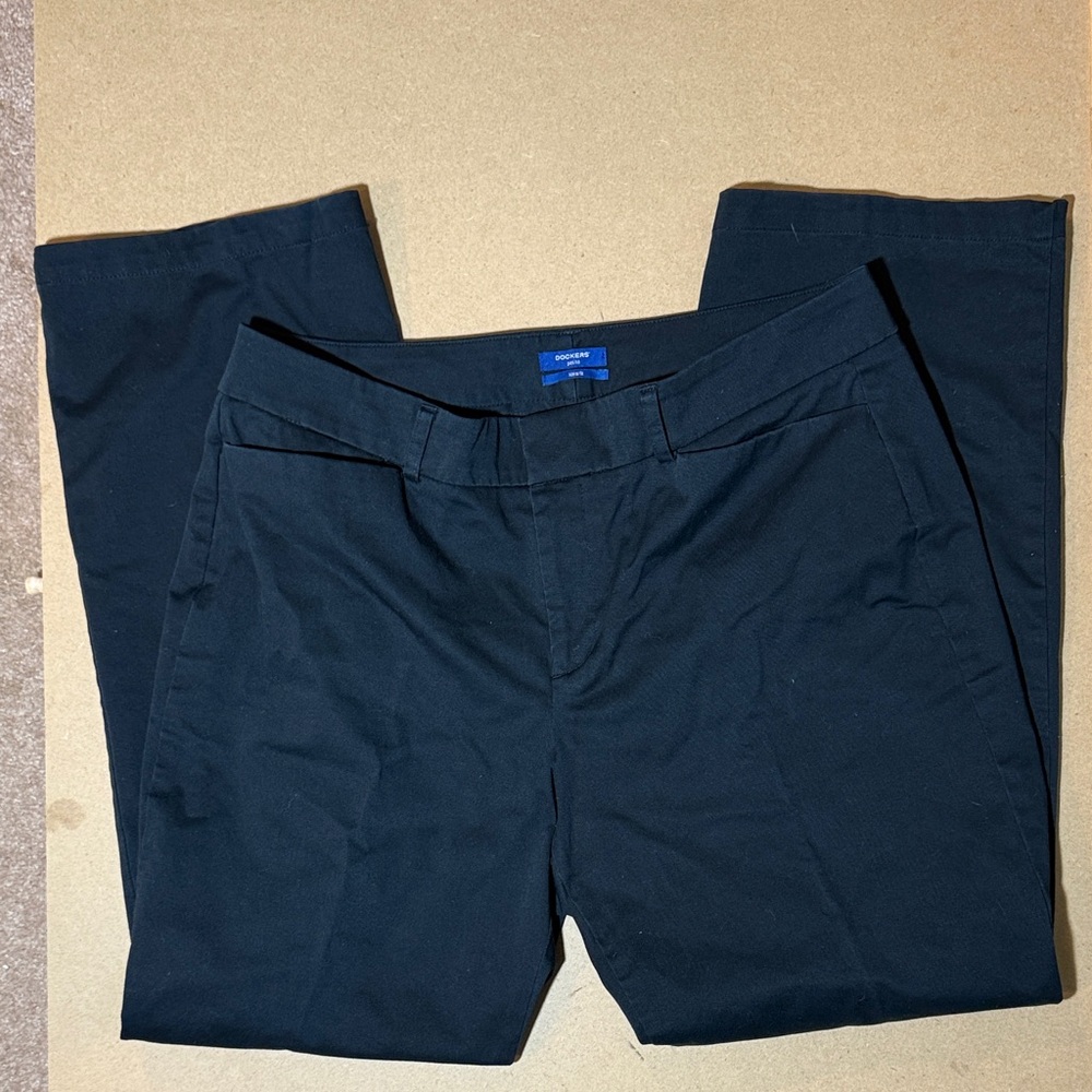 Women’s Dockers Black Chinos 14P